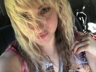 Erotikus videocsevegés Caroline-Grey