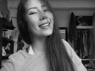 Erotikus videocsevegés Carolinexxx-1