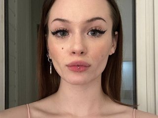 Erotikus videocsevegés CarolynLindsey