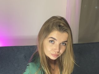 Erotikus videocsevegés CarrieBradshaww