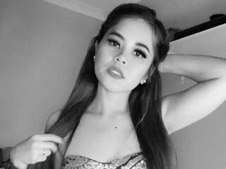 Erotikus videocsevegés CassidyLulu1