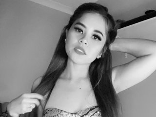 Erotikus videocsevegés CassidyLulu1