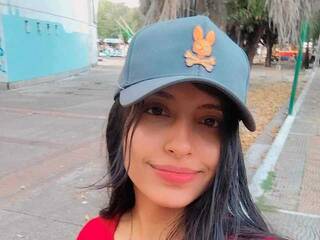 Erotikus videocsevegés Celeste-robert