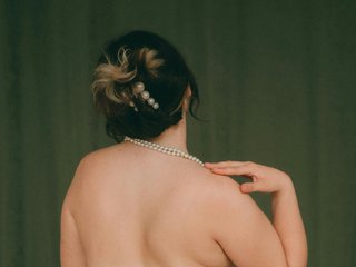 Erotikus videocsevegés CharleeKendall