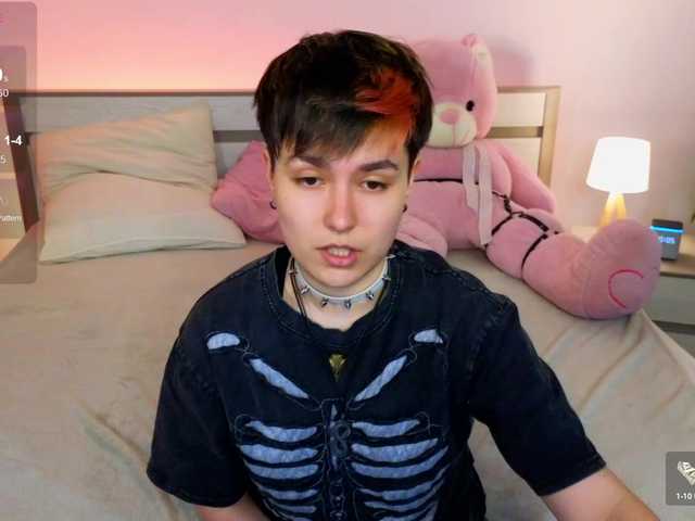 Sugárzási képernyőképek CharlieeAdams