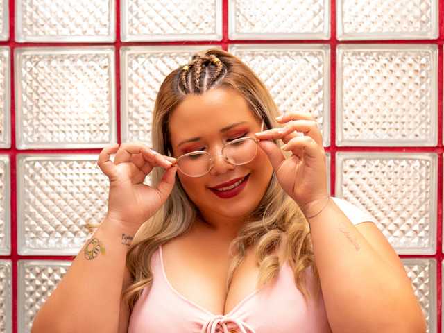 A profil fényképe CharloteAdams