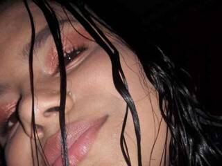 Erotikus videocsevegés CharlotteHolmin