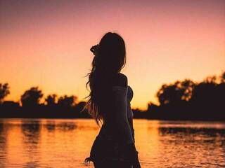 Erotikus videocsevegés ChelseaLuna