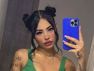 Erotikus videocsevegés cherrymodel