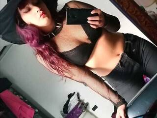 Erotikus videocsevegés ChiaraMiller