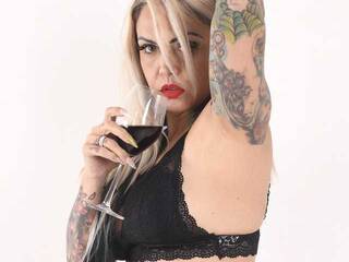 Erotikus videocsevegés inkfemme