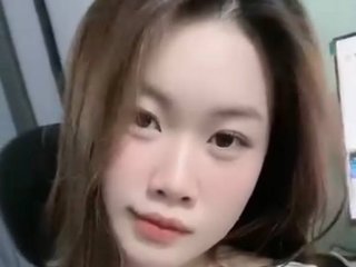 Erotikus videocsevegés ChinnyXia