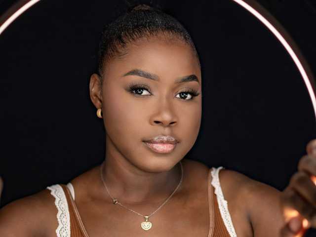A profil fényképe Chloe-