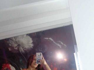 Erotikus videocsevegés CHLOELODGE