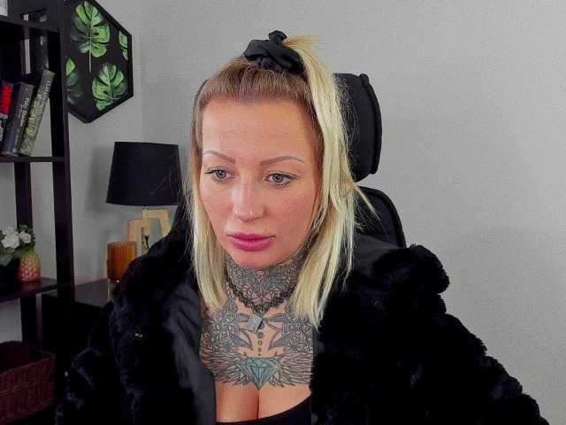 Fényképek ChloePleasure #tattoo#dominate#femdom#cuckold#dirtytalk#fantasize#joi