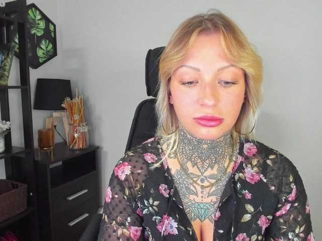 Fényképek ChloePleasure #tattoo#dominate#femdom#cuckold#dirtytalk#fantasize#joi