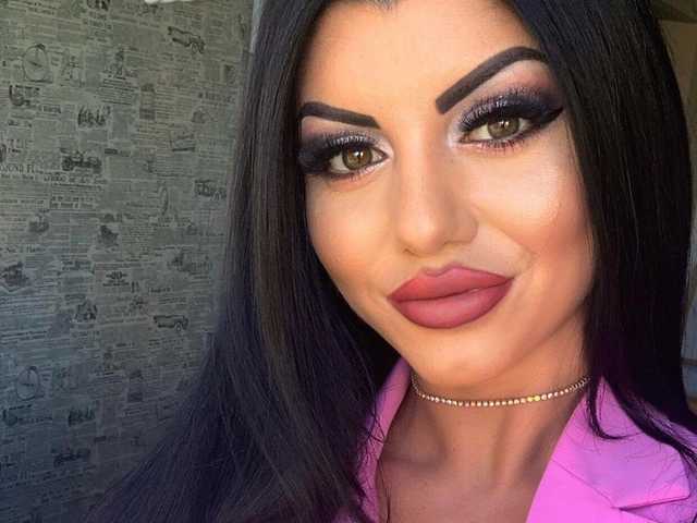 A profil fényképe ChloeSquirts