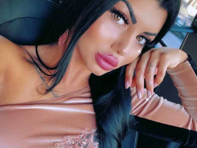 A profil fényképe ChloeSquirts