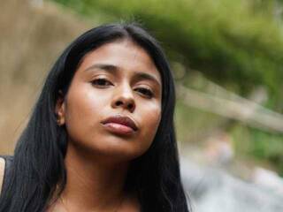 Erotikus videocsevegés Chocolate-gir