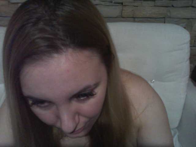 Sugárzási képernyőképek ChristinaHotX