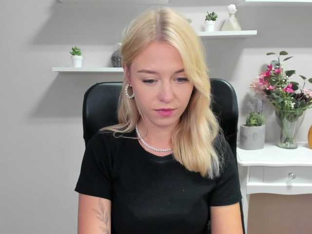 Fényképek CindyGlam #blonde #joi #cuckold #femdom #sph