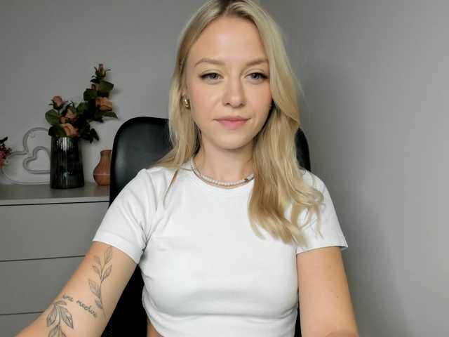 Fényképek CindyGlam #blonde #joi #cuckold #femdom #sph