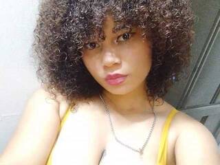 Erotikus videocsevegés CloeJhonsson