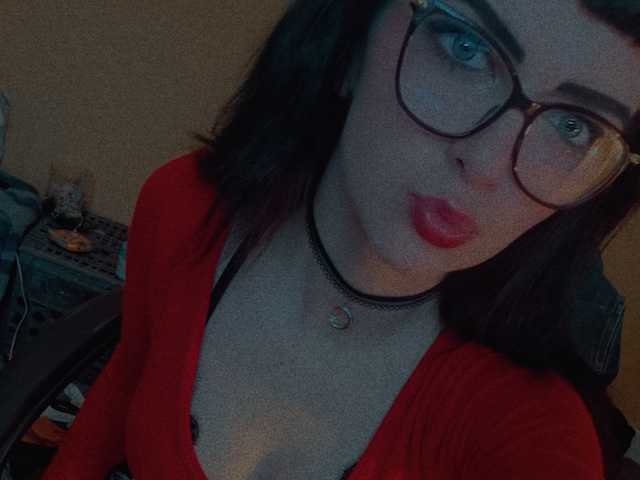 A profil fényképe cloverbbombaee