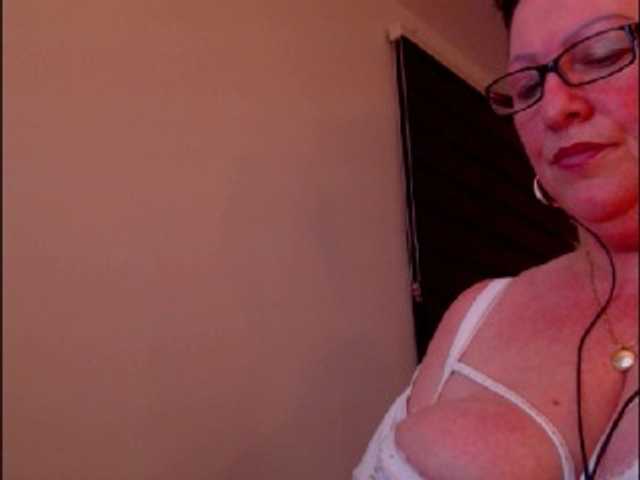 Fényképek Connyat99 Make Mistress Conny happy with the vibration 201 ultra high kiss tits flash 80 tips guys kiss