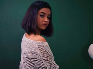 Erotikus videocsevegés CoralineJonez