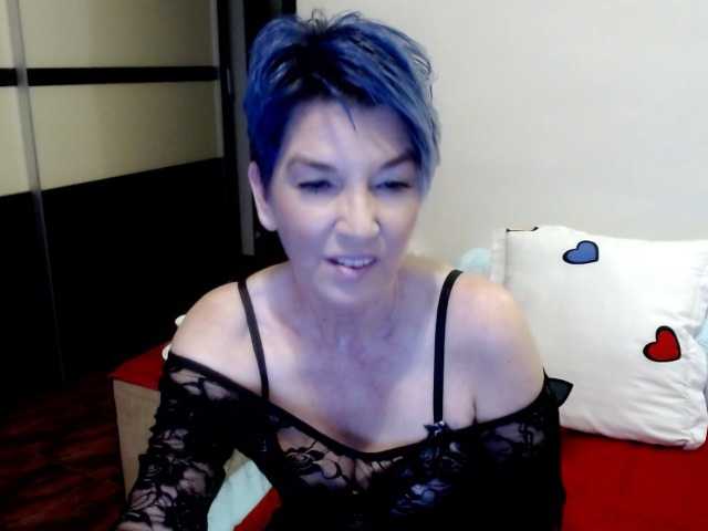 Fényképek cornycamelia Welcome guys to my room ,Hoot Cougar play with me and lest cum toghter