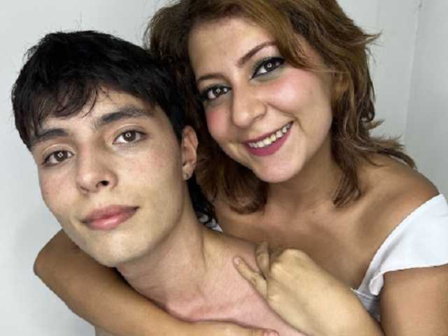 A profil fényképe couplemysterious