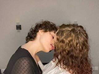 Erotikus videocsevegés couplesilkk