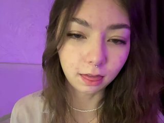 Erotikus videocsevegés ShyAlya