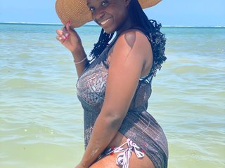 Erotikus videocsevegés Creamybre