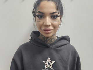 Erotikus videocsevegés CreamyInk