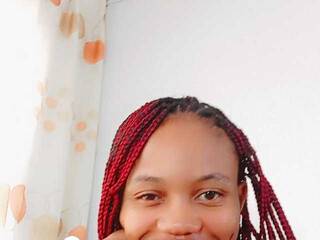 Erotikus videocsevegés Creamyyellowxxx