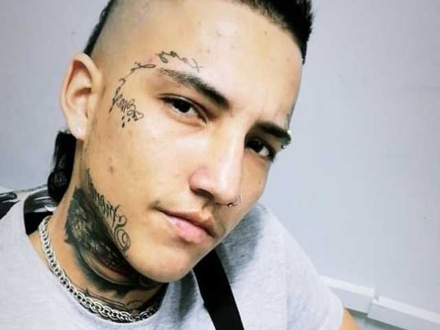 A profil fényképe CrisFtm