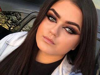 Erotikus videocsevegés Criss2603