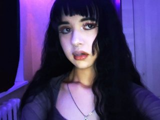 Erotikus videocsevegés Wednesday13