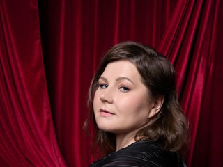 Erotikus videocsevegés CrystaalStaar