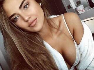 Erotikus videocsevegés CrystalStar