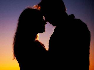 Erotikus videocsevegés Cucumberss