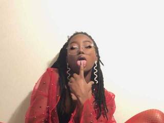 Erotikus videocsevegés cum2mary