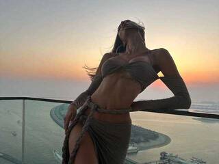 Erotikus videocsevegés Cum4Lydia