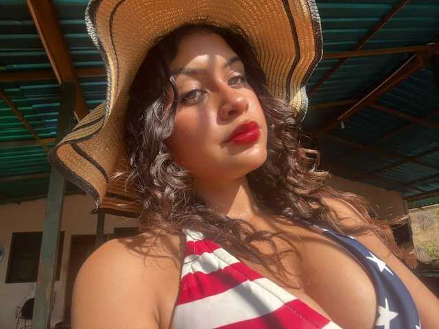 A profil fényképe CurlyDani