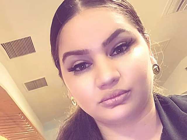 A profil fényképe Curvy-Delight