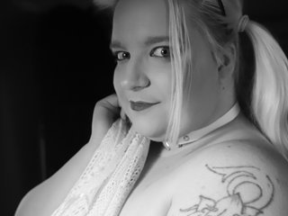 Erotikus videocsevegés Curvy-Lucy