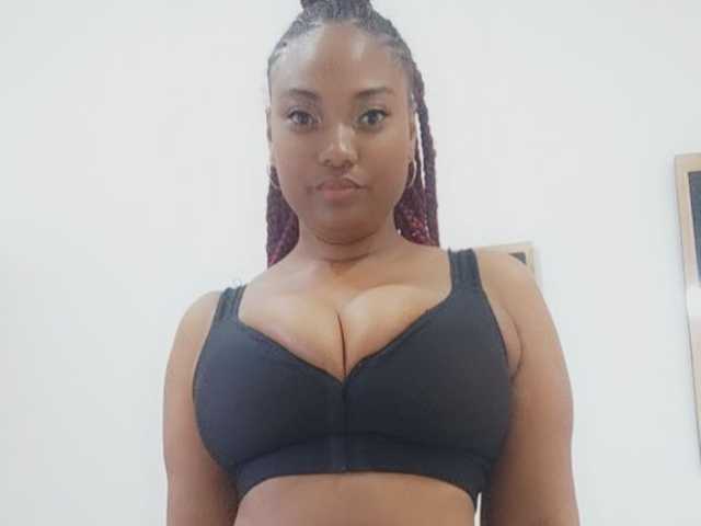 A profil fényképe curvymommyy