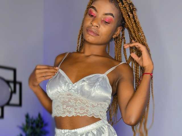 A profil fényképe Cute-Ebony
